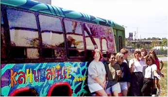 Bus.jpg (32174 bytes)