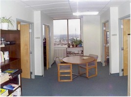 Commons2.jpg (16136 bytes)
